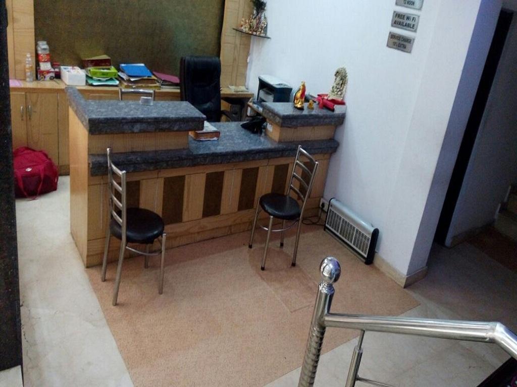 Hotel Parth Palace ニューデリー エクステリア 写真